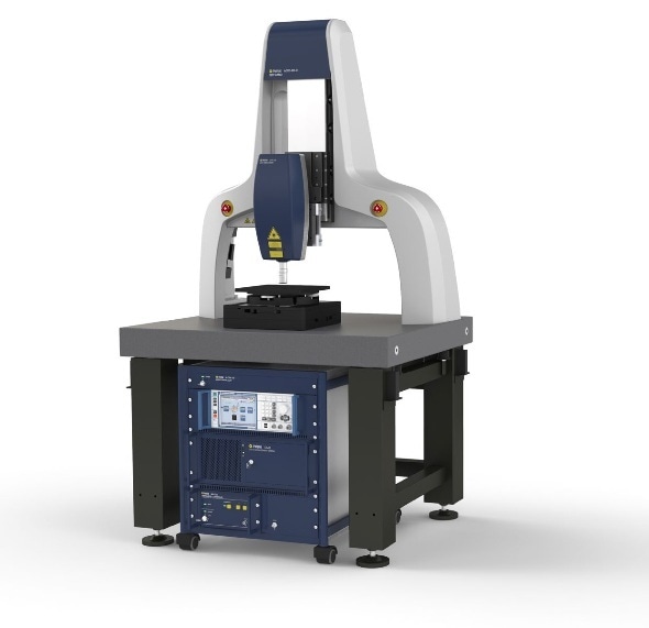 UHF-120 with sensor head (1) and controller (4).