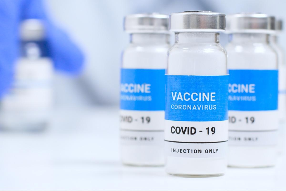 Study: Third BNT162b2 vaccination neutralization of SARS-CoV-2 Omicron infection. Image Credit: Irina Shatilova/Shutterstock