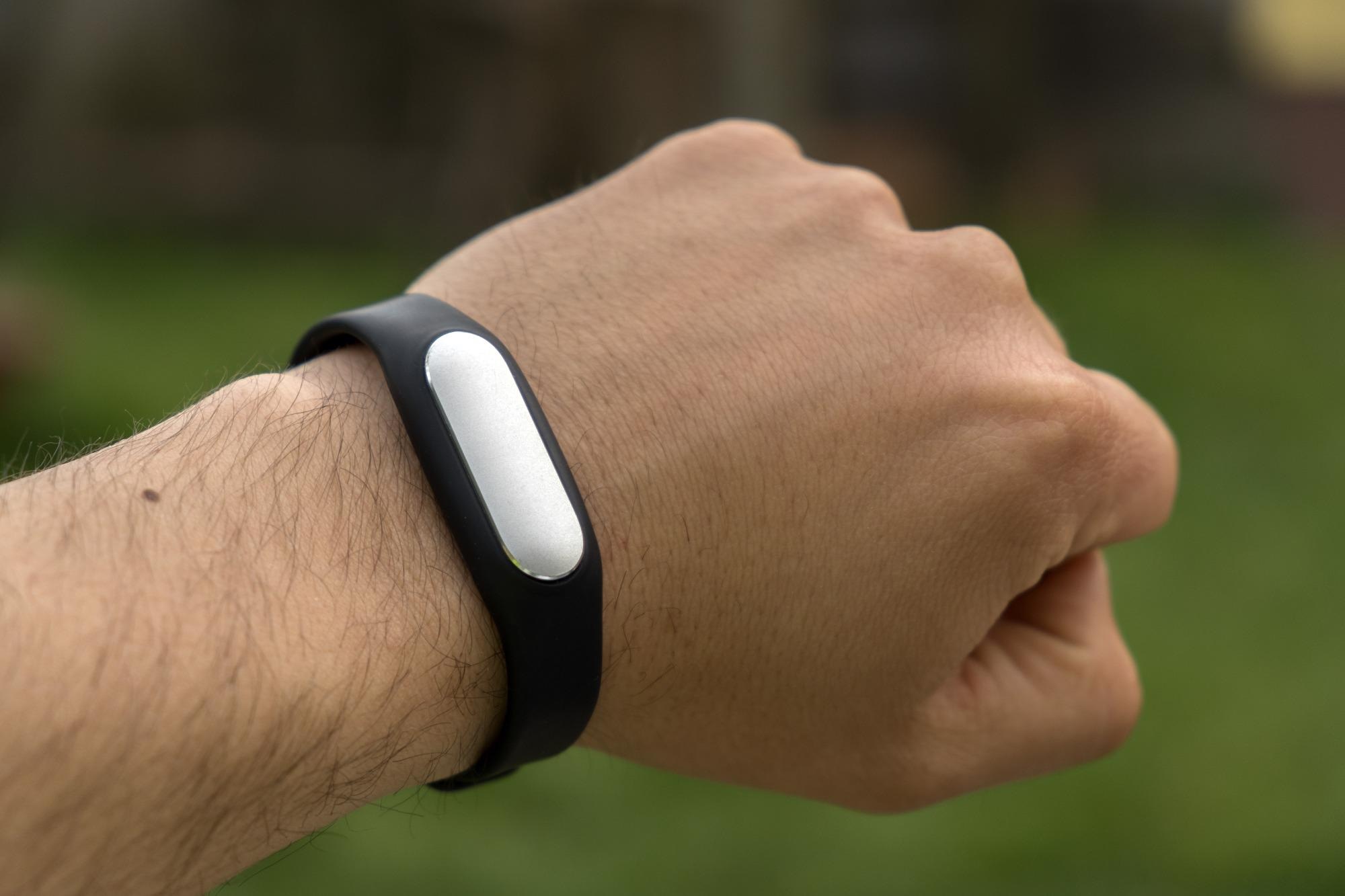 Study: Deploying wearable sensors for pandemic mitigation. Image Credit: Dark Moon Pictures