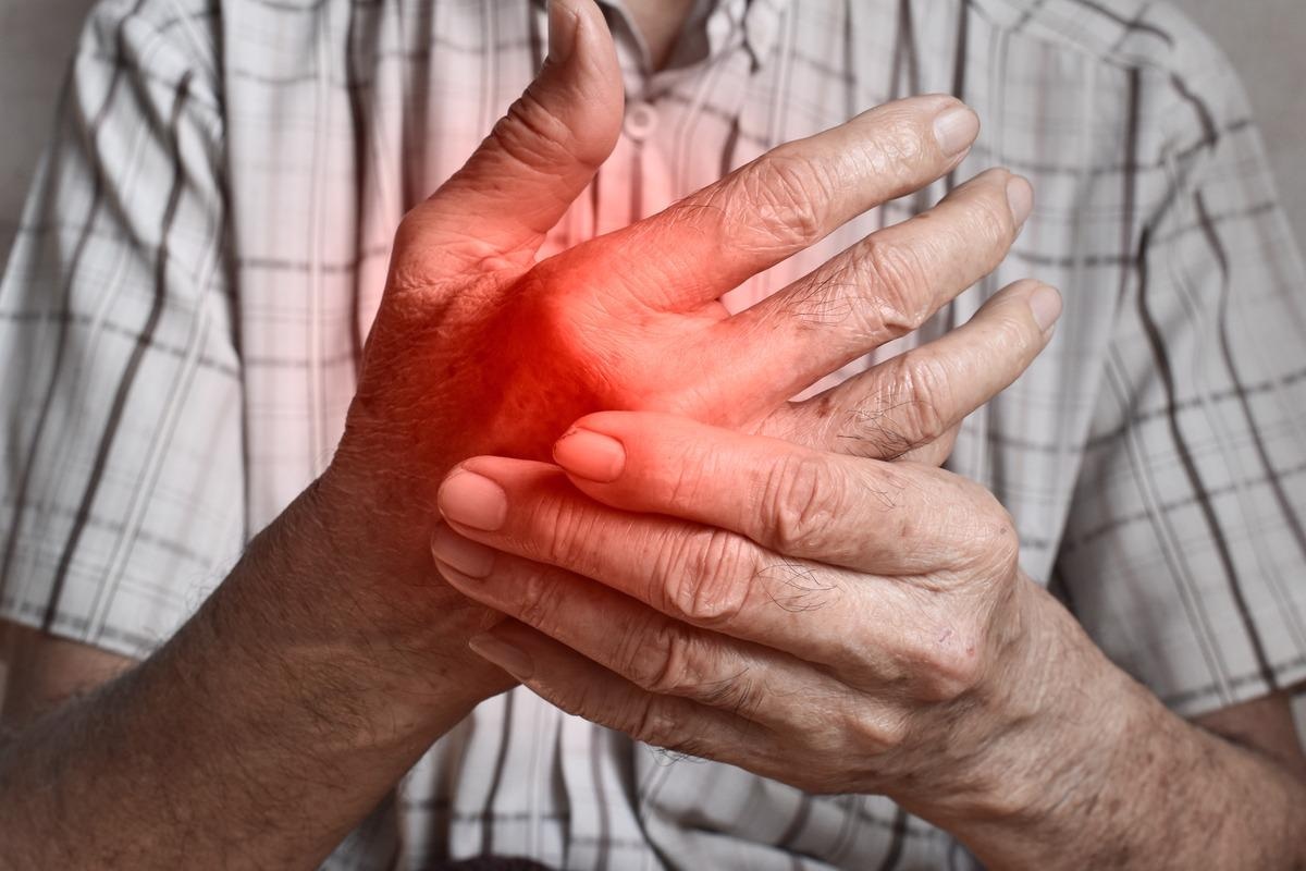 Study: Risk of severe COVID-19 outcomes associated with immune-mediated inflammatory diseases and immune-modifying therapies: a nationwide cohort study in the OpenSAFELY platform. Image Credit: Zay Nyi Nyi/Shutterstock