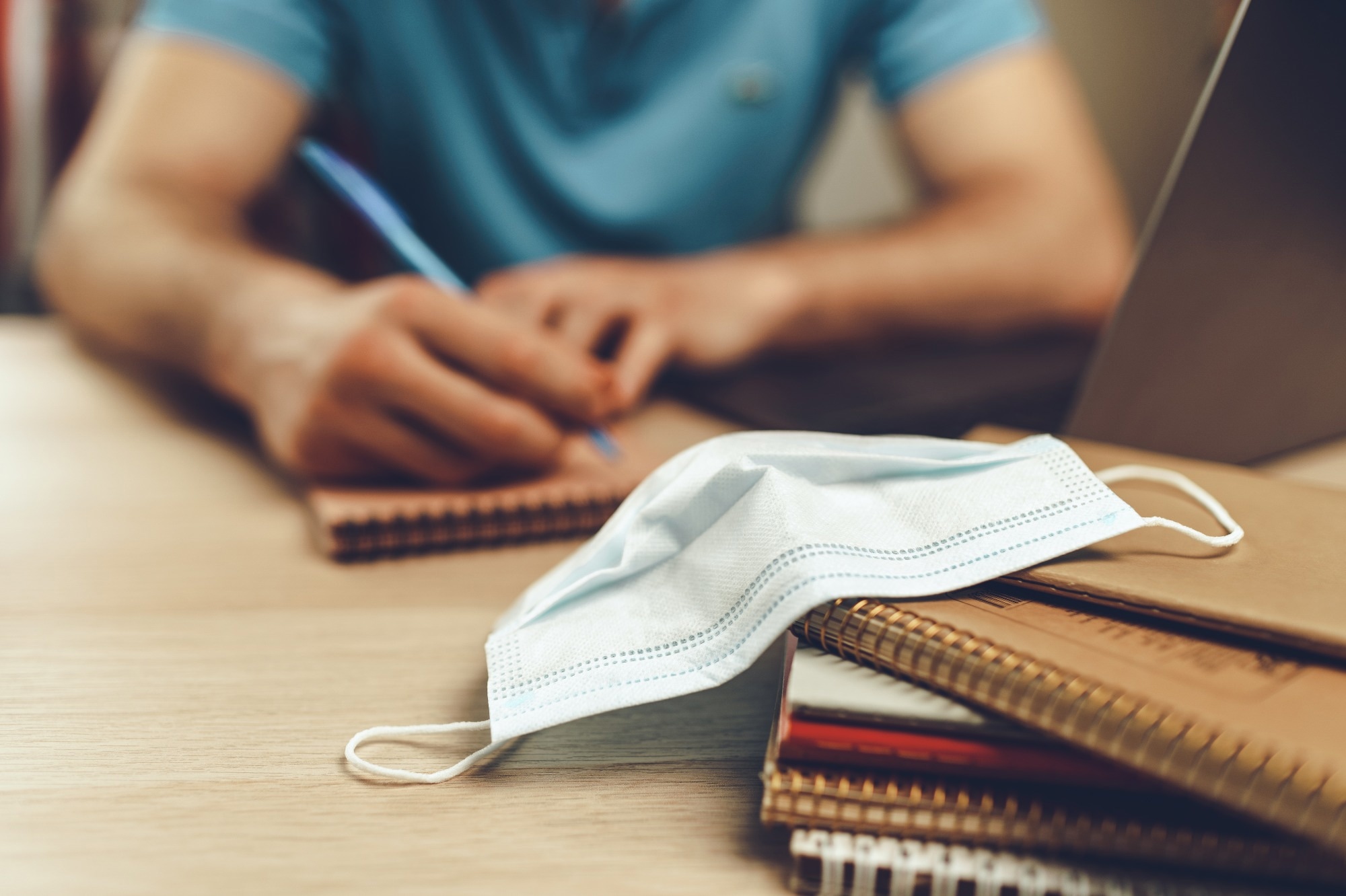 Study: Intra-individual impact of the COVID-19 pandemic on mental health and sleep in young adults. Image Credit: FabrikaSimf /  Shutterstock