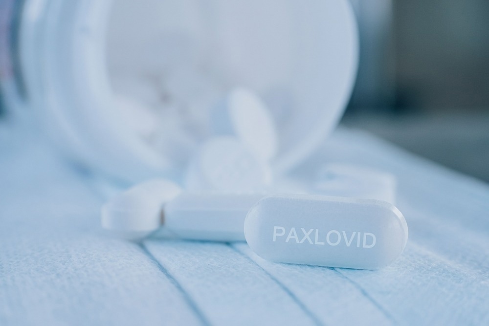 Study: Paxlovid Associated with Decreased Hospitalization Rate Among Adults with COVID-19 — United States, April–September 2022. Image Credit: Juicy FOTO/Shutterstock