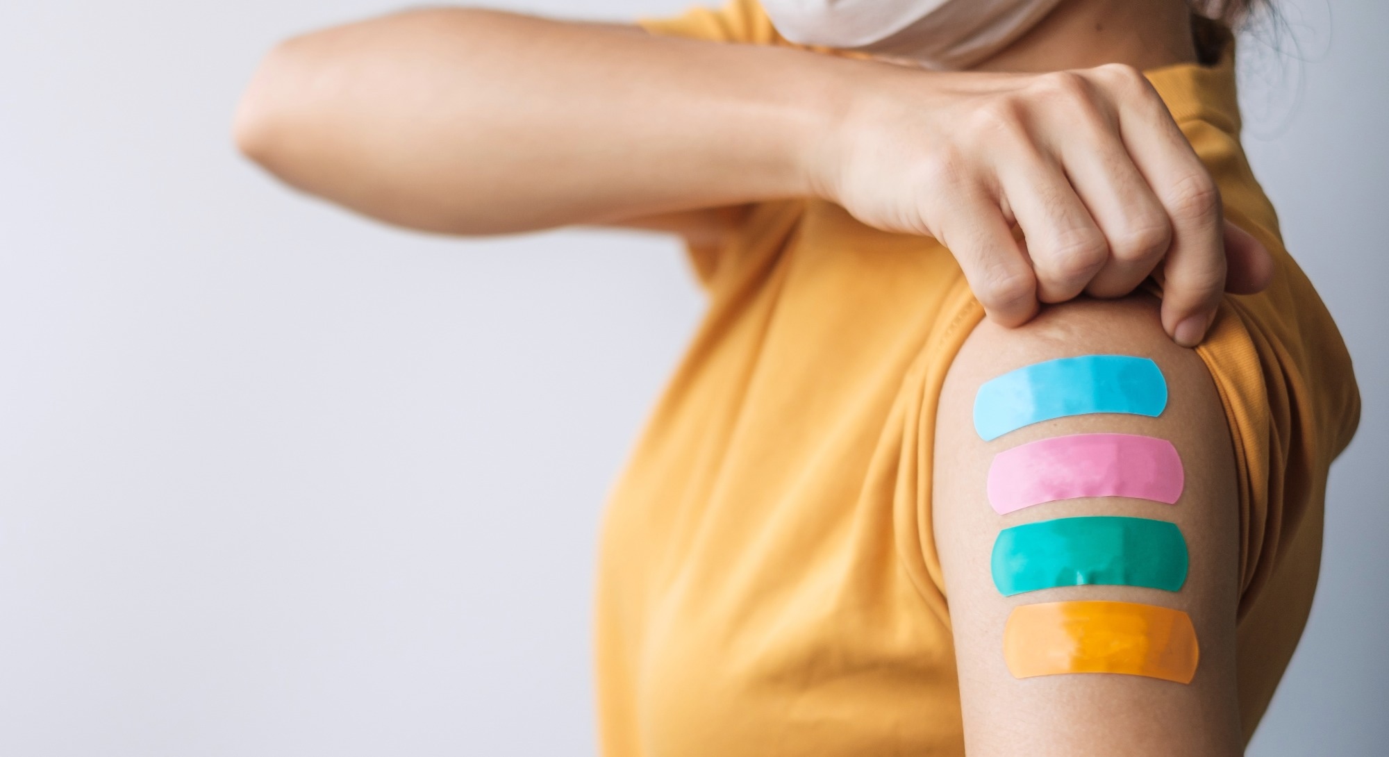 Study: Safety of bivalent omicron-containing mRNA-booster vaccines: a nationwide cohort study. Image Credit: Jo Panuwat D / Shutterstock