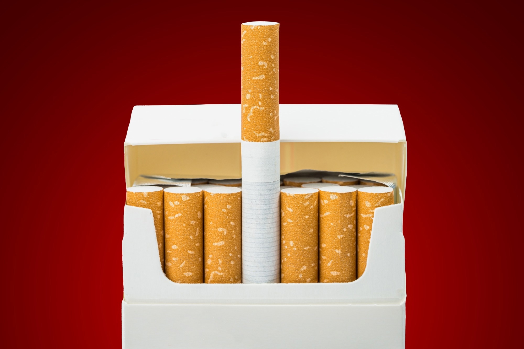 Study: Reduced nicotine in cigarettes in a marketplace with alternative nicotine systems: randomized clinical trial. Image Credit: Clari Massimilliano / Shutterstock.com
