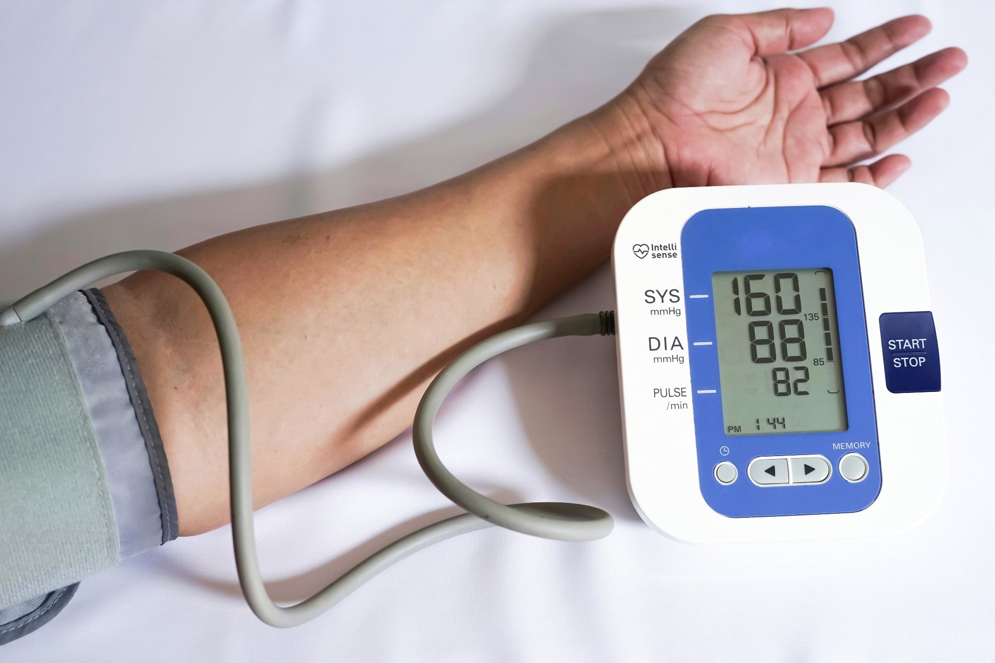 Study: Home blood pressure-lowering effect of a non-steroidal mineralocorticoid receptor blocker, esaxerenone, versus trichlormethiazide for uncontrolled hypertension: the EXCITE-HT randomized controlled study. Image Credit: Adheamir / Shutterstock