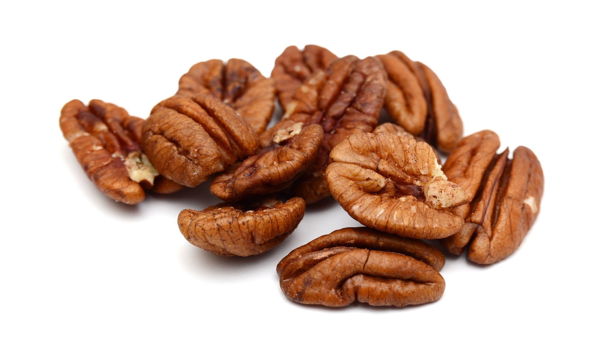 Study: Consuming pecans as a snack improves lipids/lipoproteins and diet quality compared with usual diet in adults at increased risk of cardiometabolic diseases: a randomized controlled trial. Image Credit: Hong Vo / Shutterstock