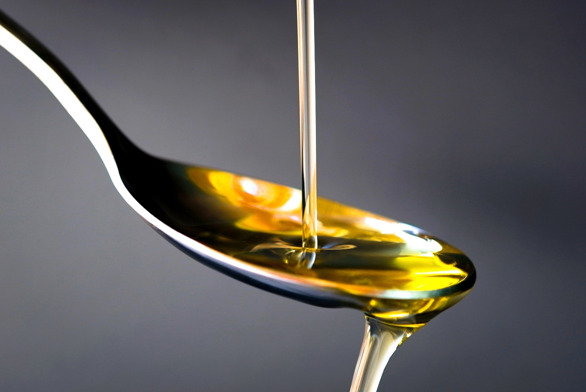 Study: Mediterranean diet component oleic acid decreases systemic impact of periodontal Porphyromonas gingivalis-infection in age: addressing role of stress resistance and microbiome. Image Credit: Me dia / Shutterstock